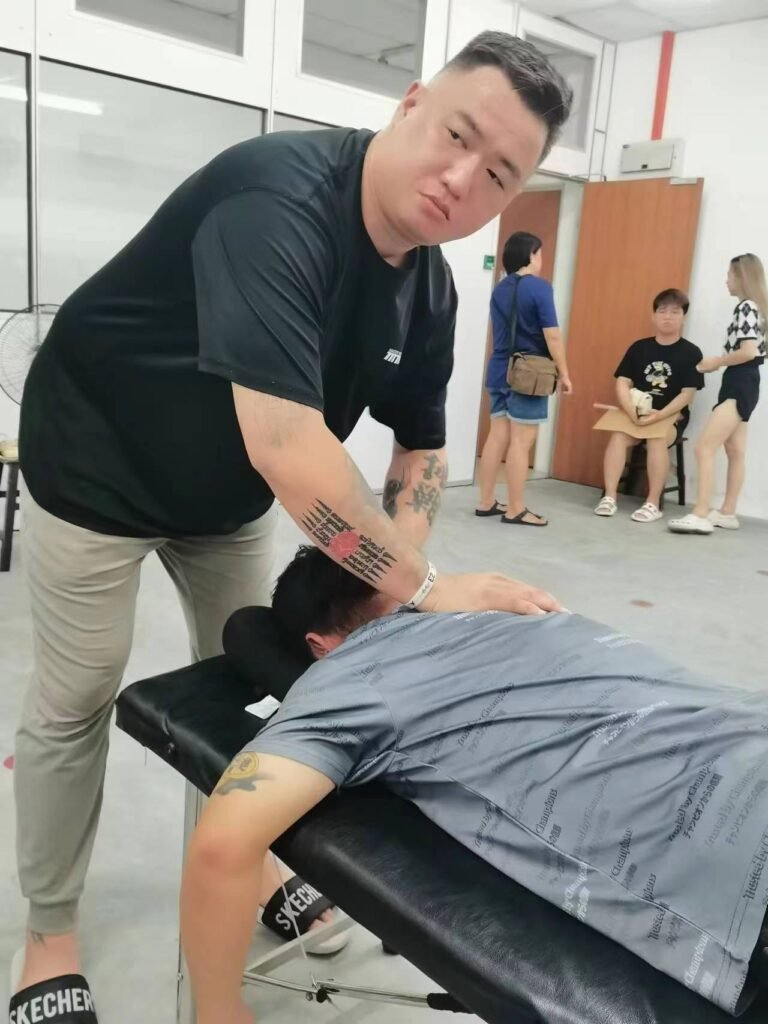 Master-Kelvin-768x1024 揭开脊椎健康的神秘面纱,槟城五位Penang正骨师重塑你的健康新生!