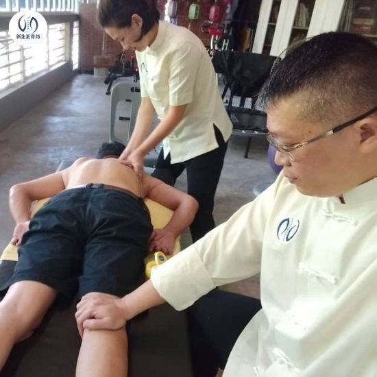 Mr.-Wu 揭开脊椎健康的神秘面纱,槟城五位Penang正骨师重塑你的健康新生!