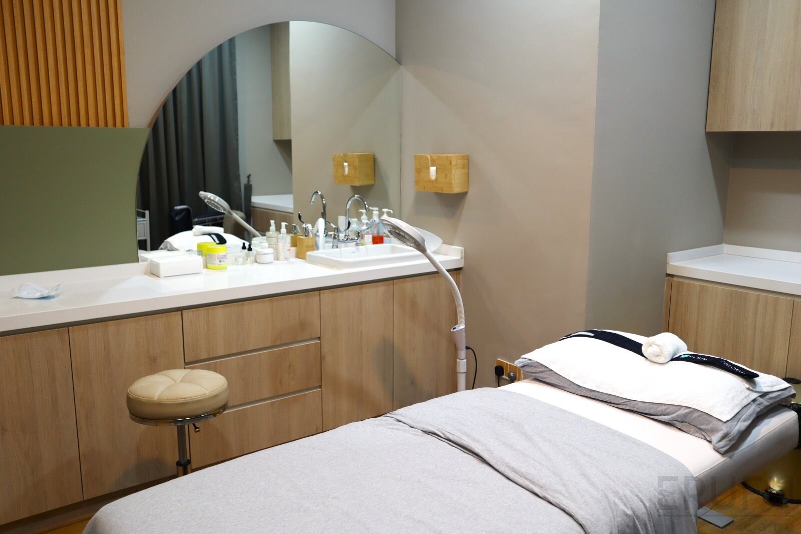 kaiteki-clinic-jb-treatment-room1-mydoctiny-1-1 JB整形医生Top 5!这些顶级专家让您焕然一新!